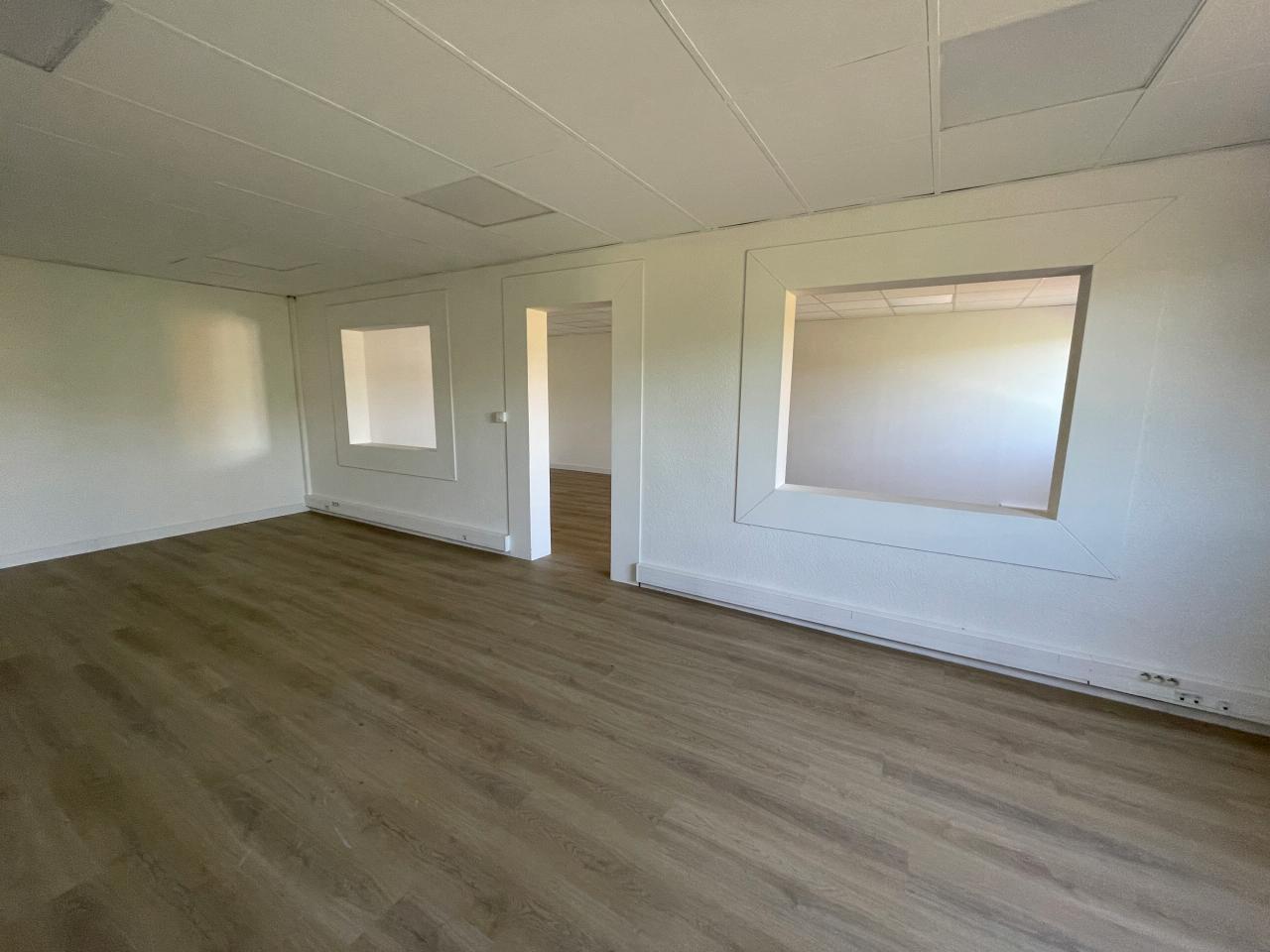 Bureau Aubagne 550m² Location bureau Aubagne Bouches-du-Rhône OLBUR2423455 10
